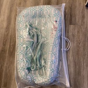 DockAtot deluxe with extra cover